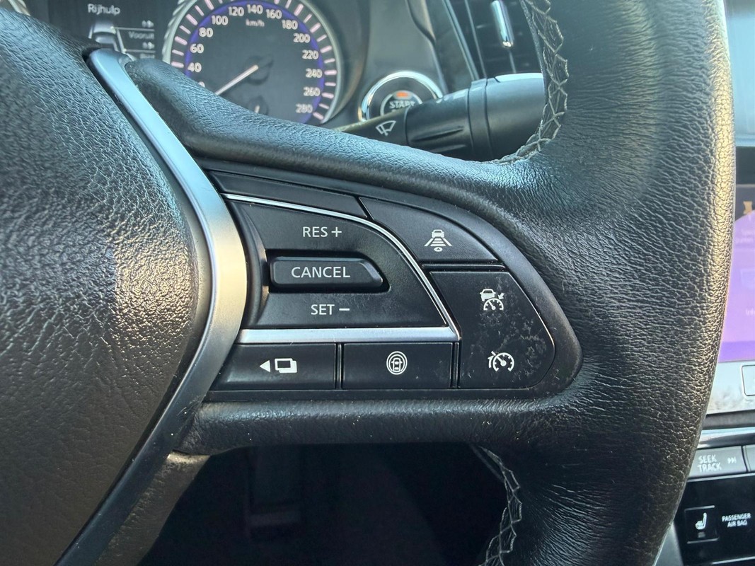 Infiniti Q60