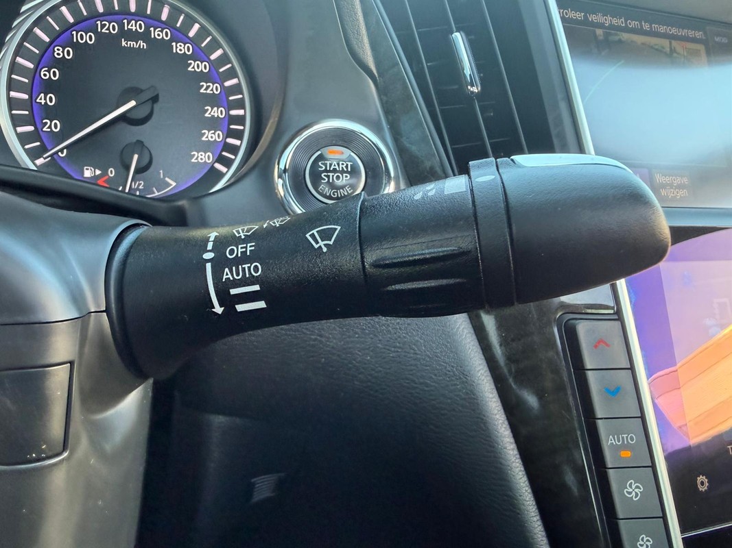 Infiniti Q60