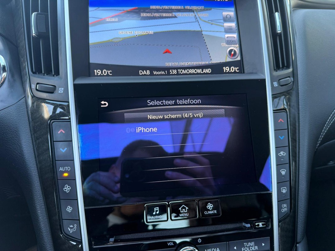 Infiniti Q60