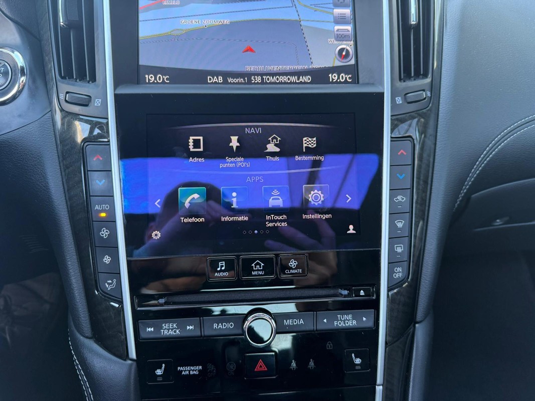 Infiniti Q60