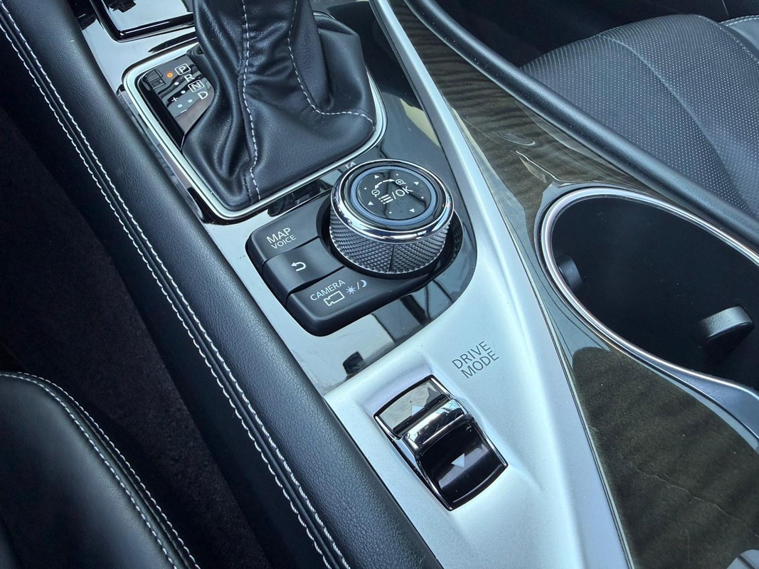 Infiniti Q60