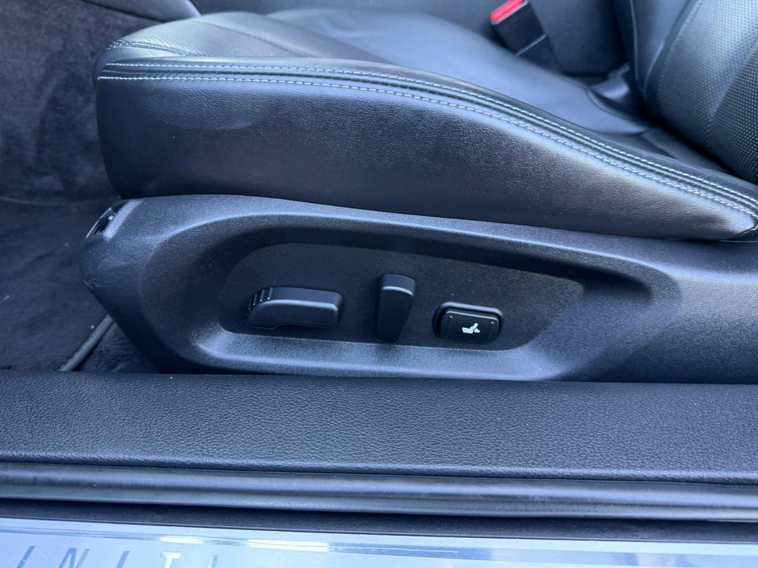 Infiniti Q60