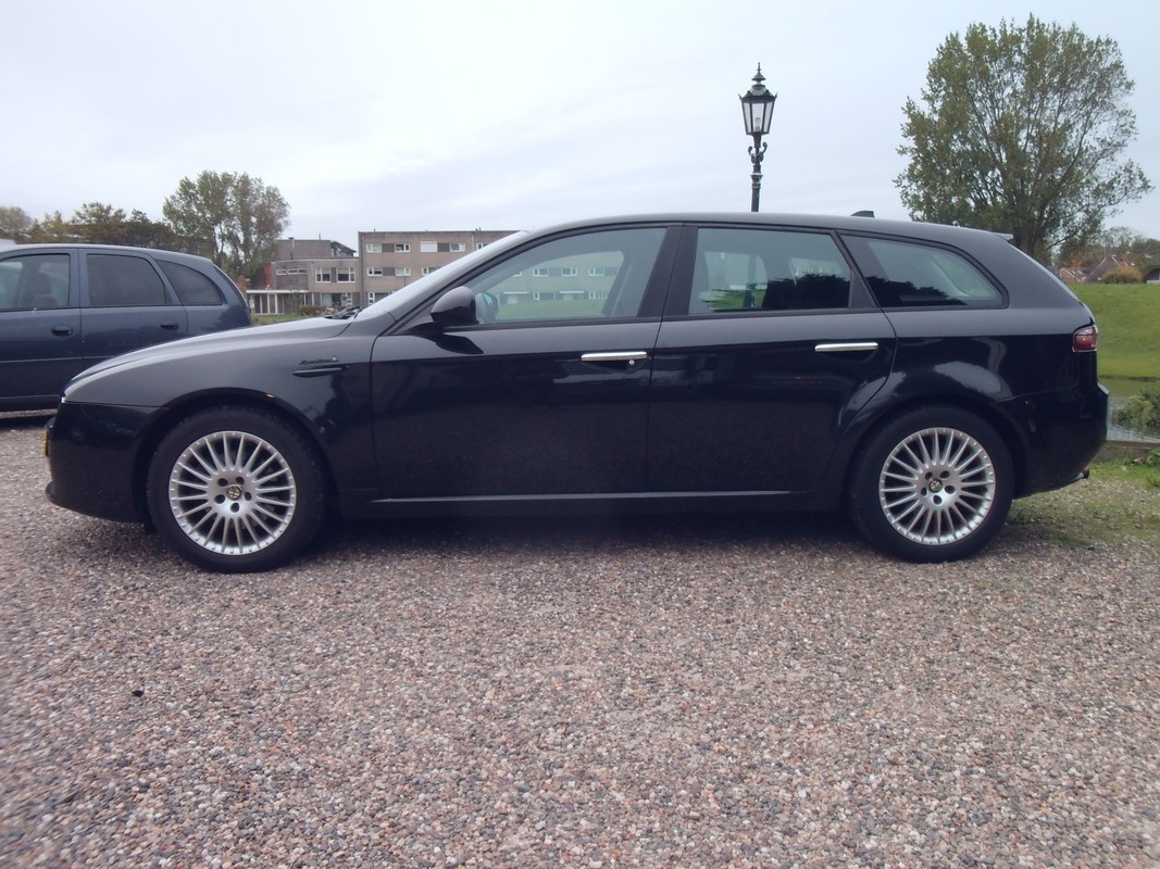 Alfa Romeo 159