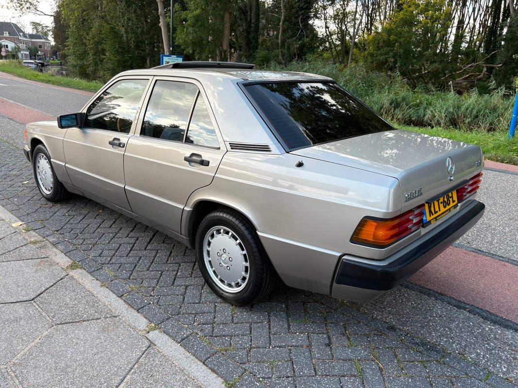 Mercedes-Benz 190