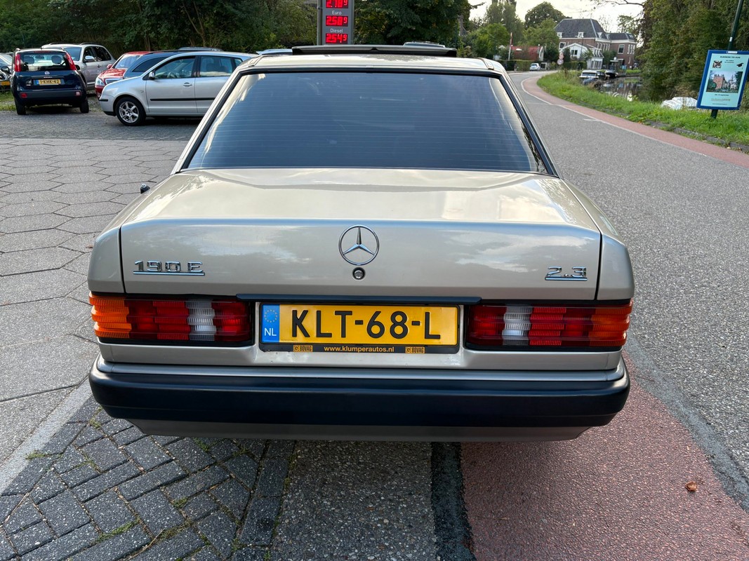 Mercedes-Benz 190