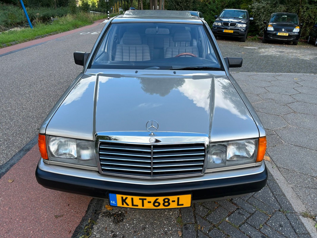 Mercedes-Benz 190
