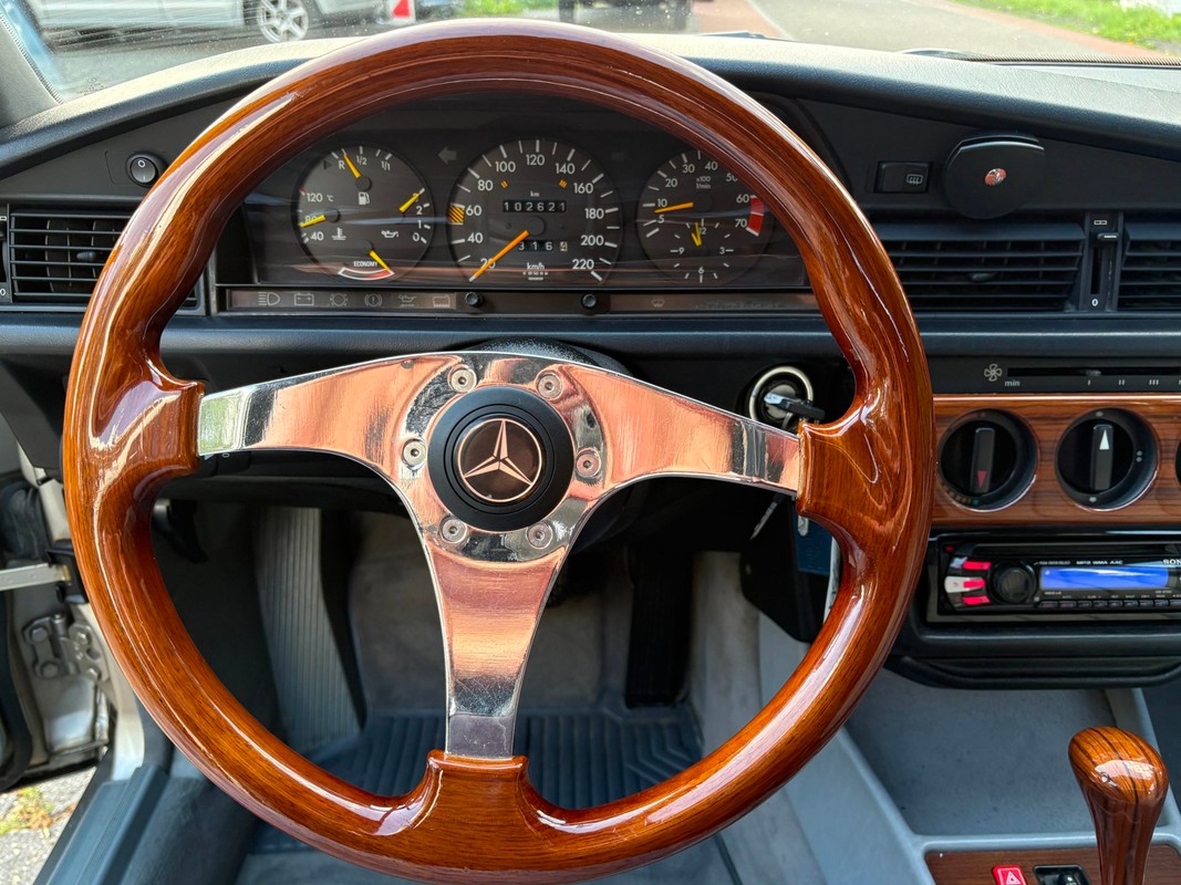 Mercedes-Benz 190