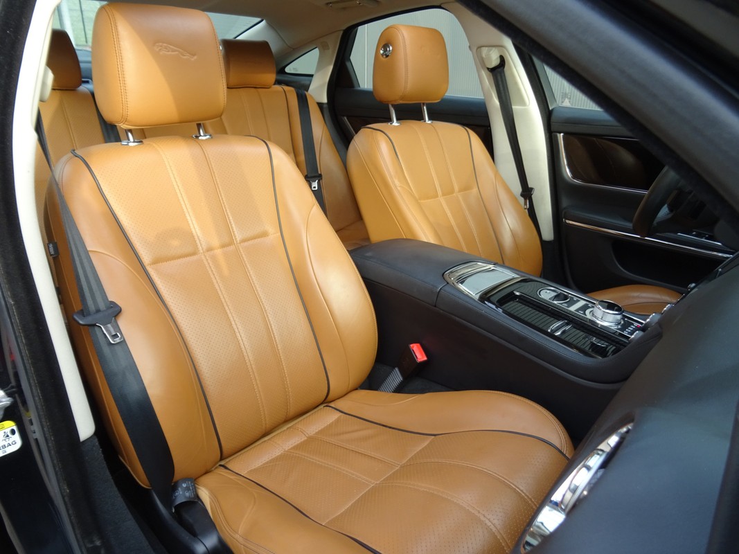 Jaguar XJ
