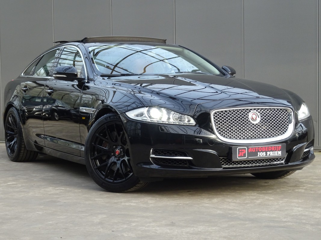 Jaguar XJ