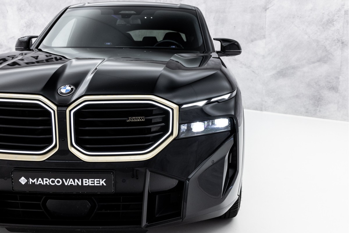 BMW XM