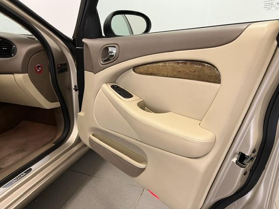 Jaguar S-Type