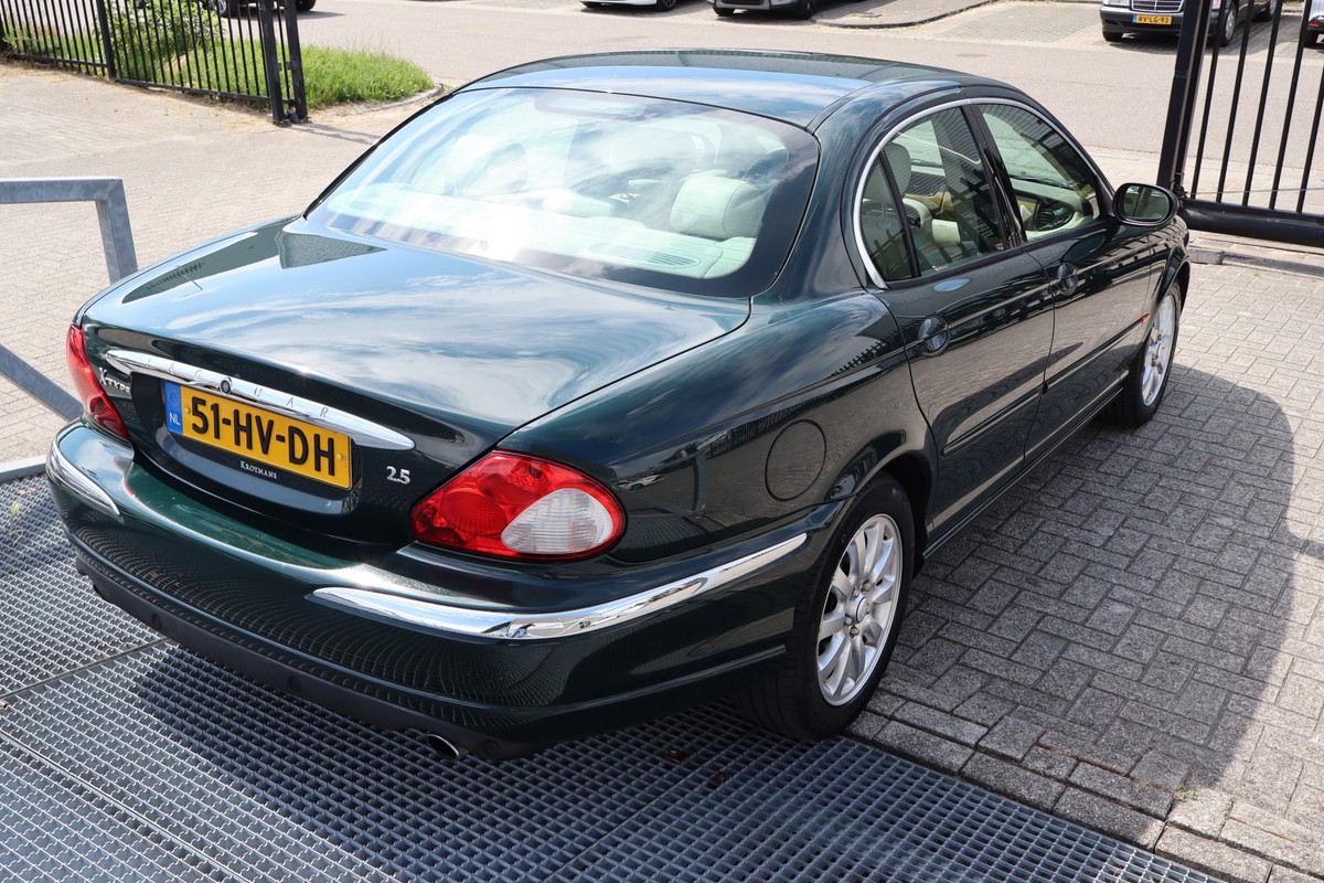 Jaguar X-Type