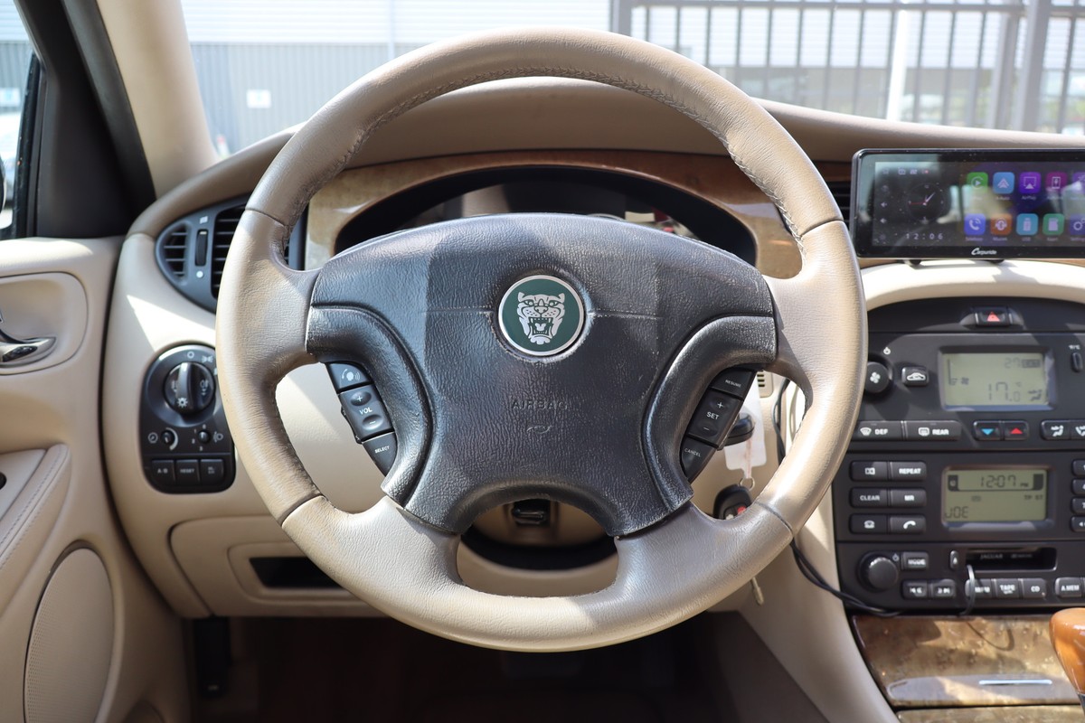 Jaguar X-Type