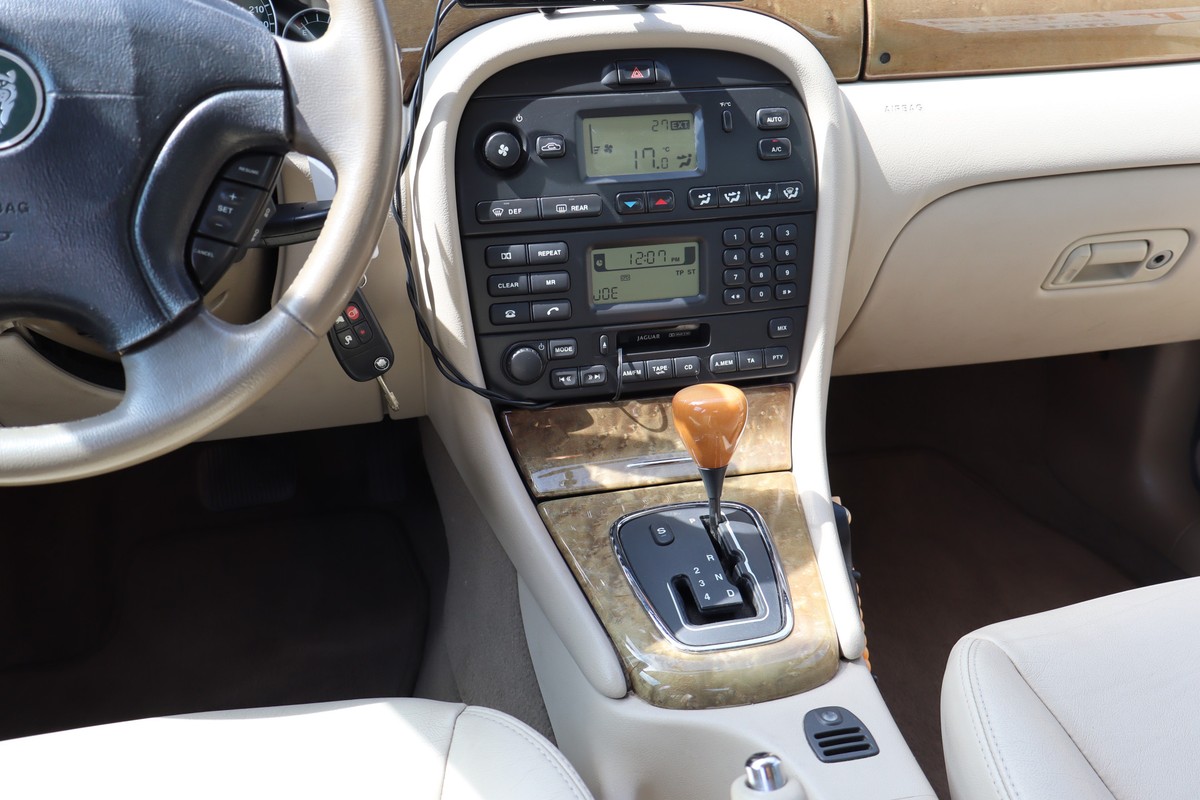 Jaguar X-Type