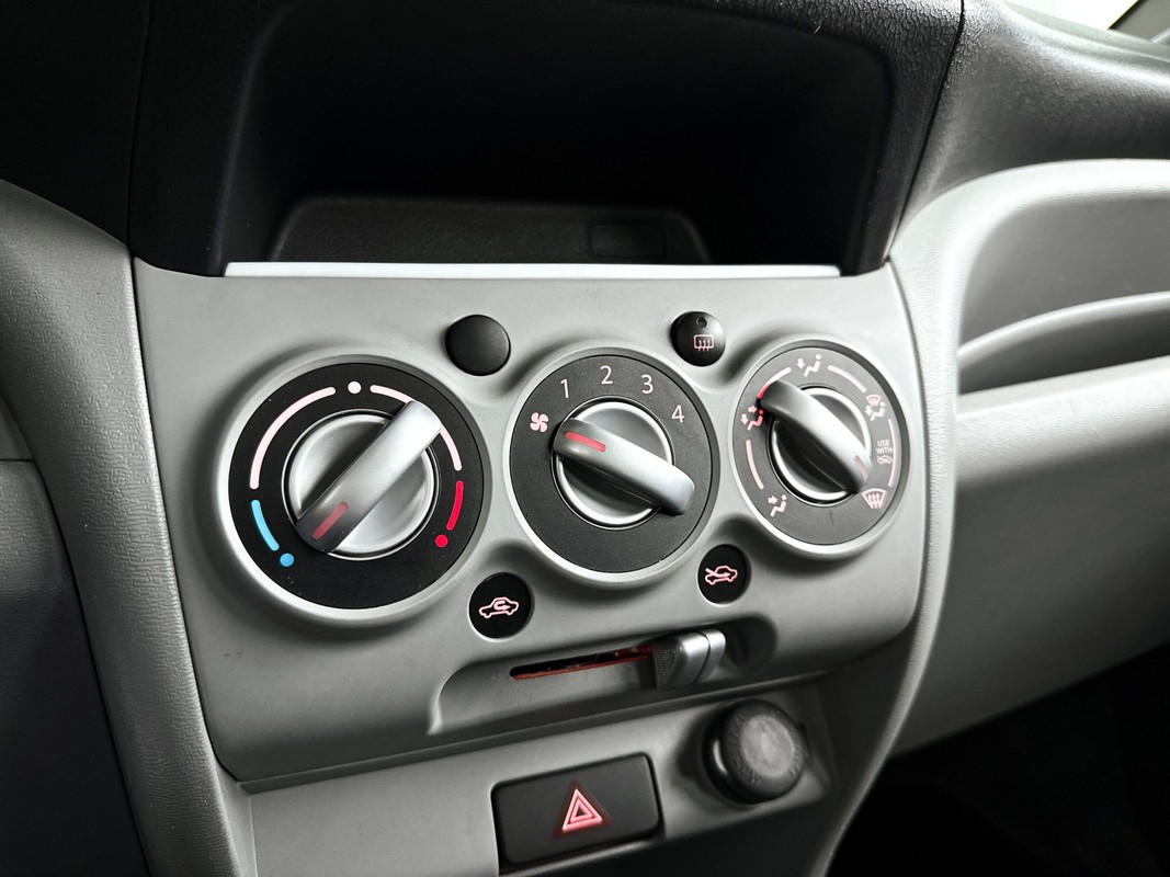 Nissan Pixo