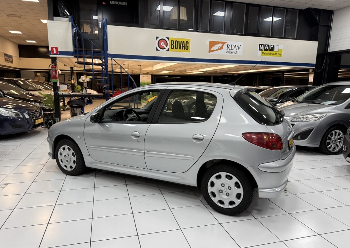 Peugeot 206