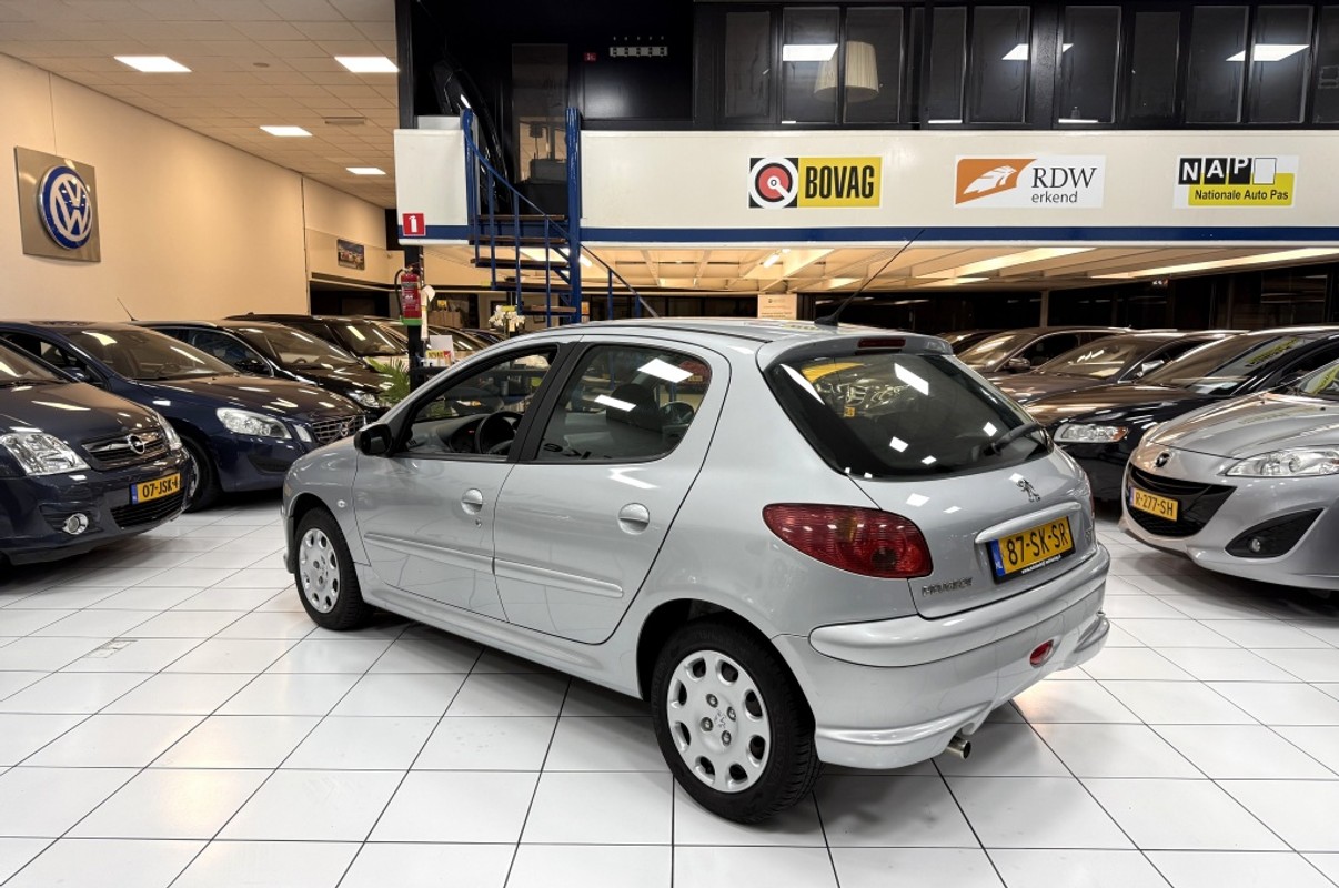 Peugeot 206