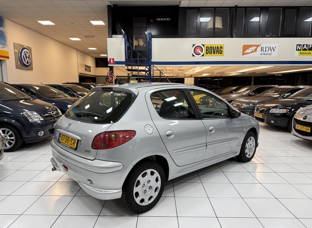 Peugeot 206