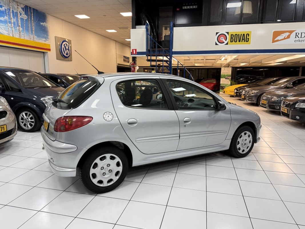 Peugeot 206