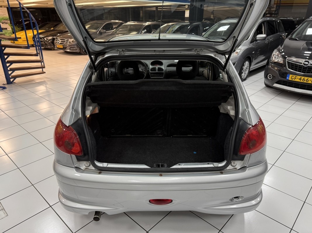 Peugeot 206