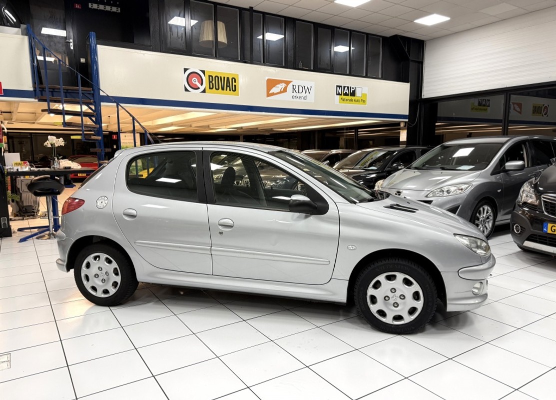 Peugeot 206