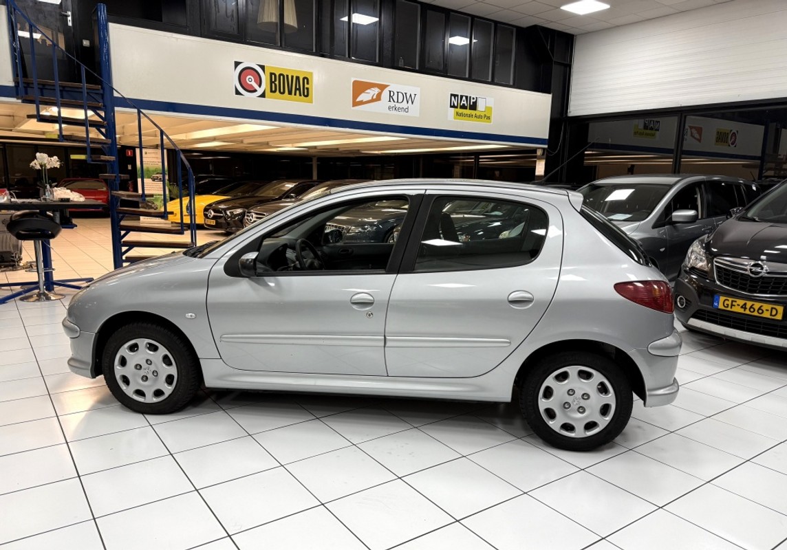 Peugeot 206