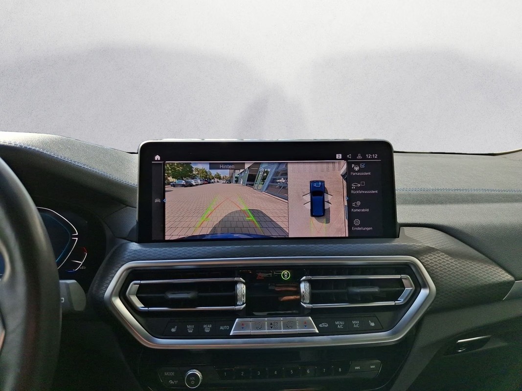 BMW iX3