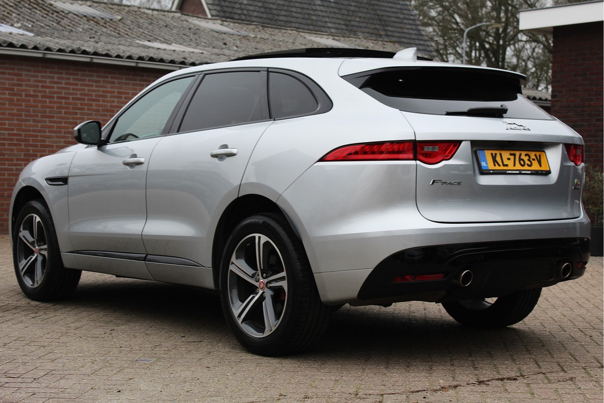 Jaguar F-PACE