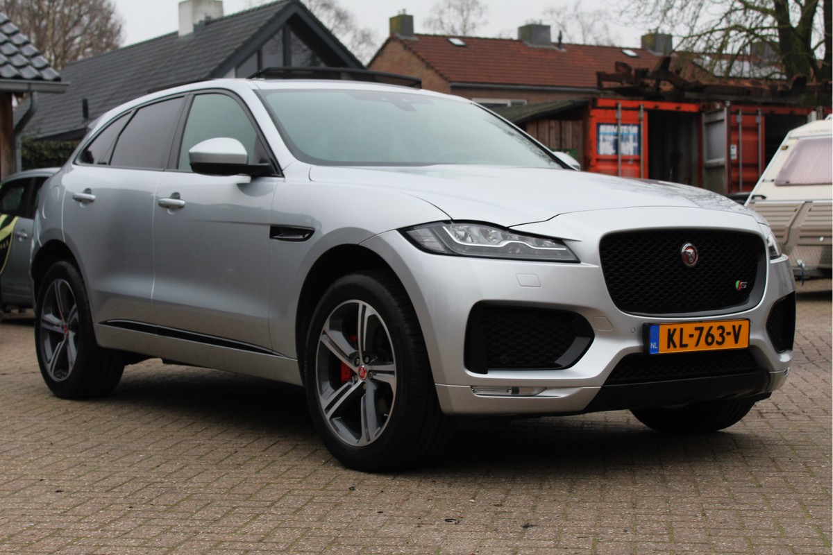 Jaguar F-PACE