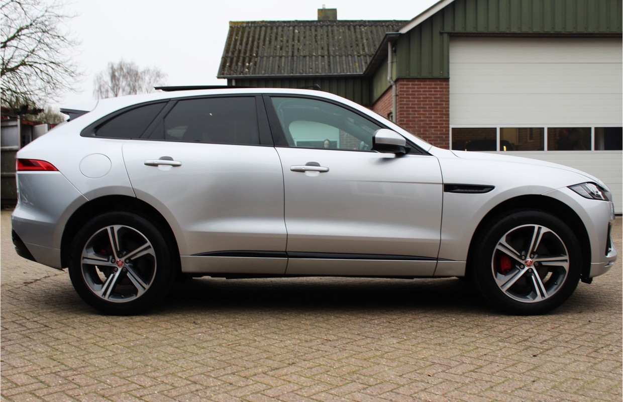 Jaguar F-PACE