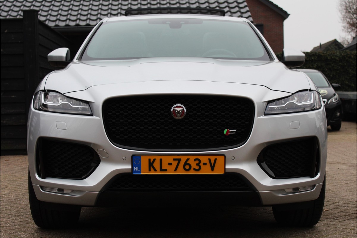 Jaguar F-PACE