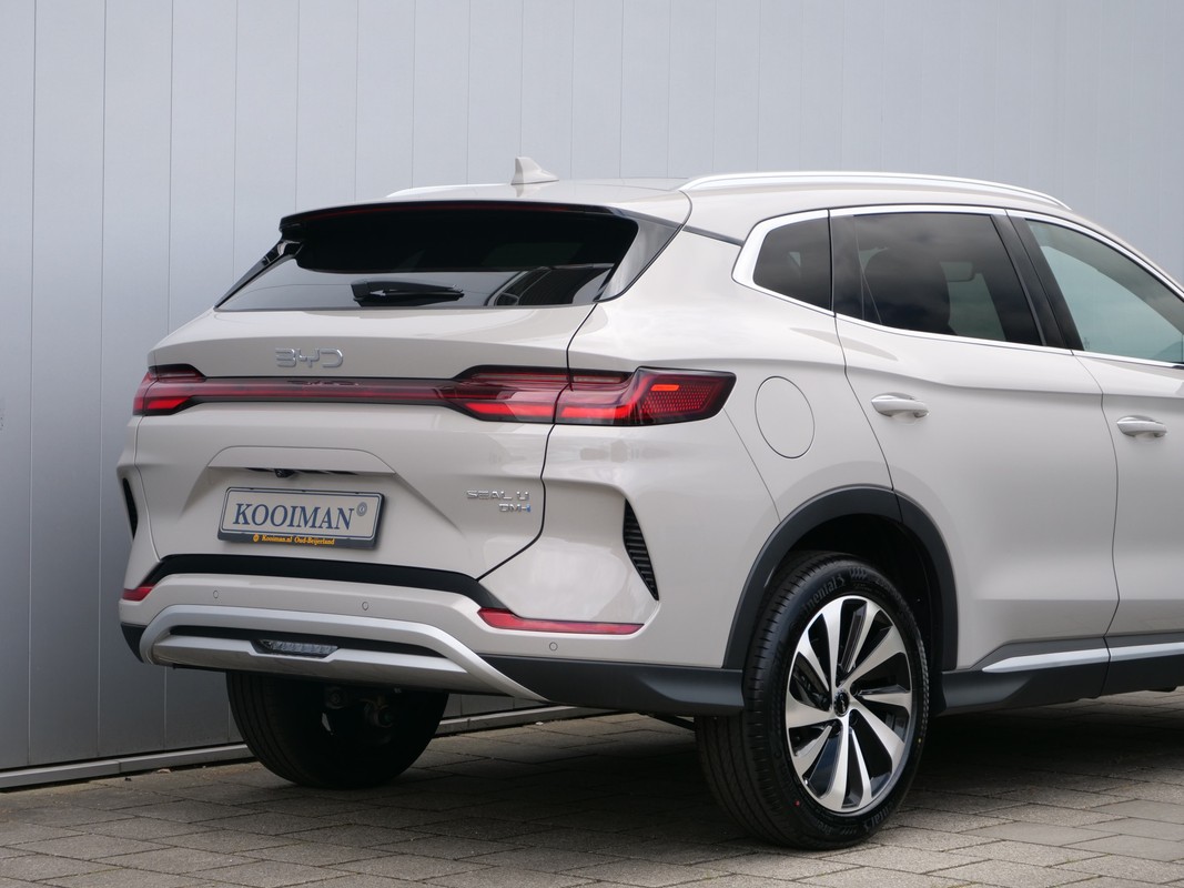 BYD SEAL U