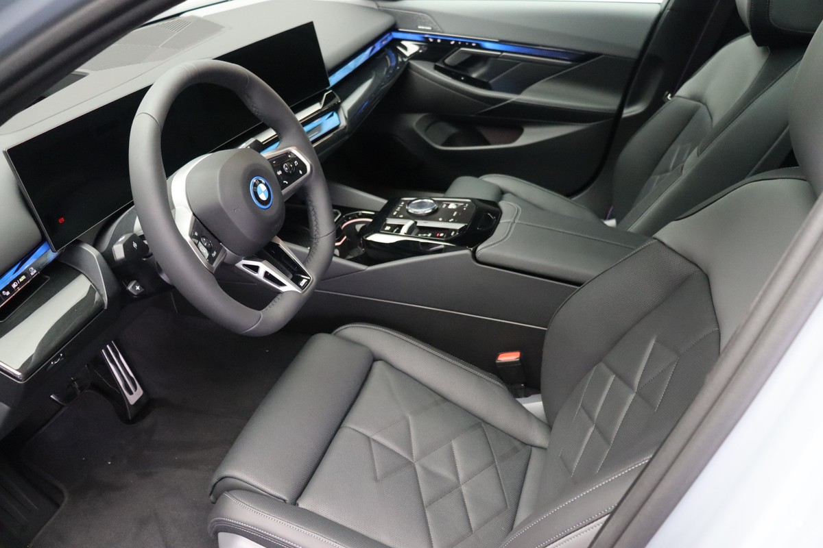 BMW i5