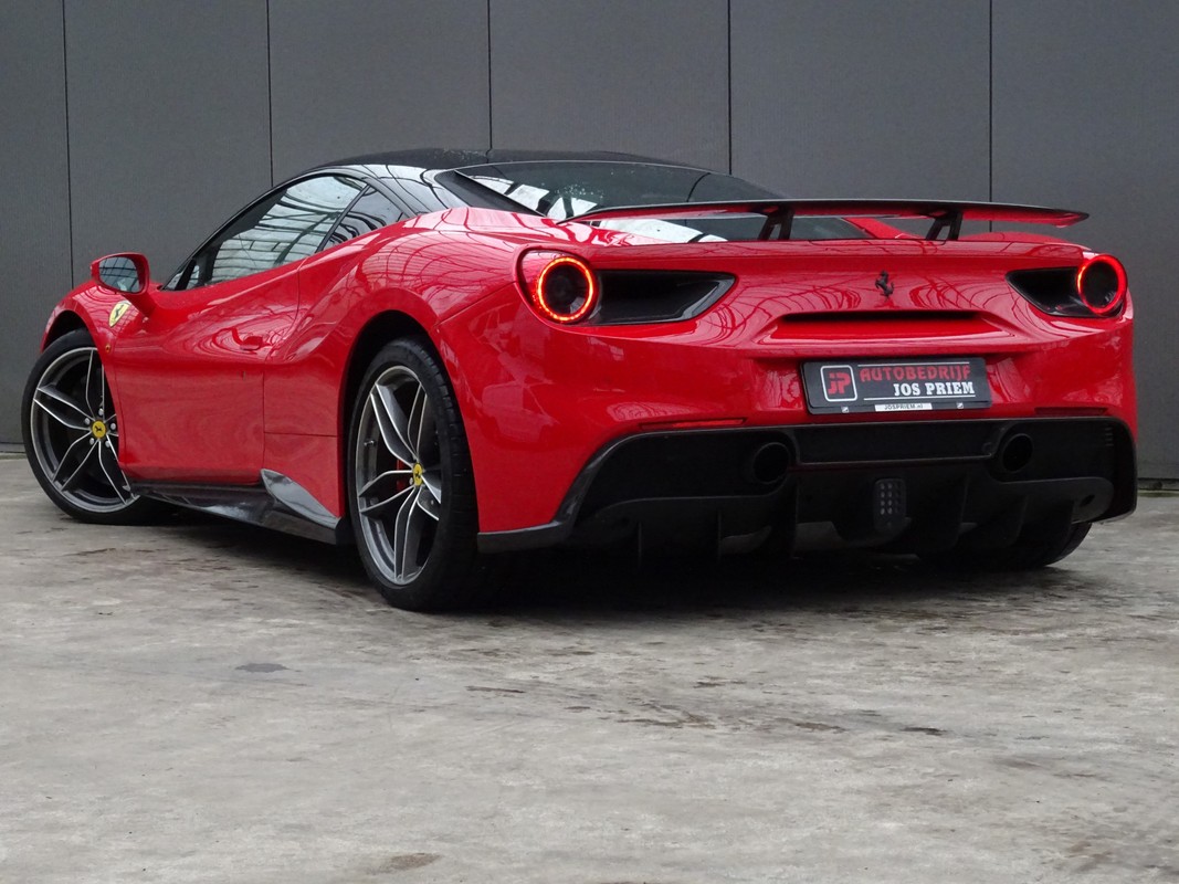 Ferrari 488