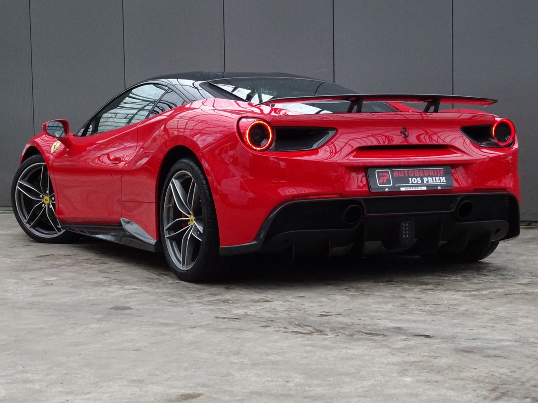 Ferrari 488