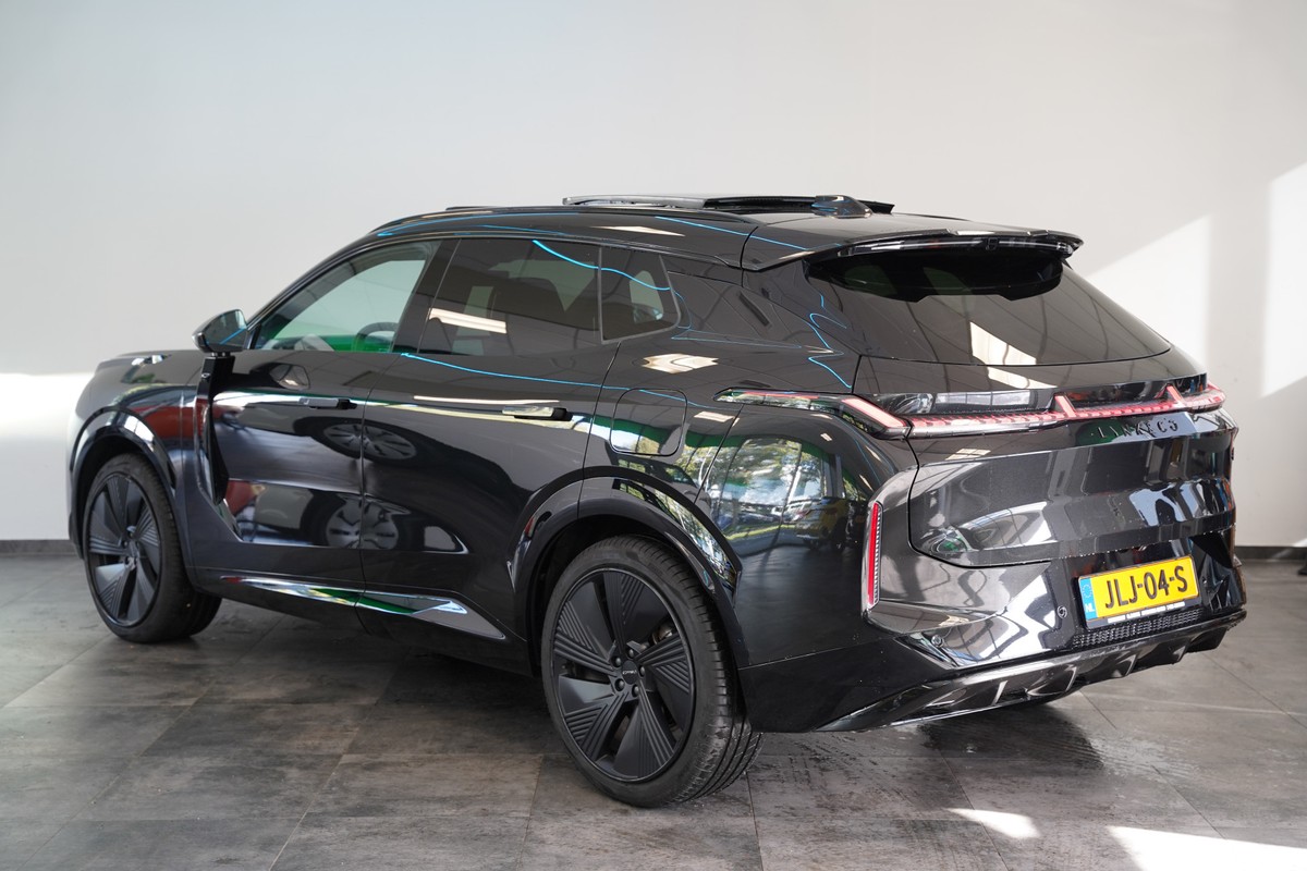 Lynk & Co 08