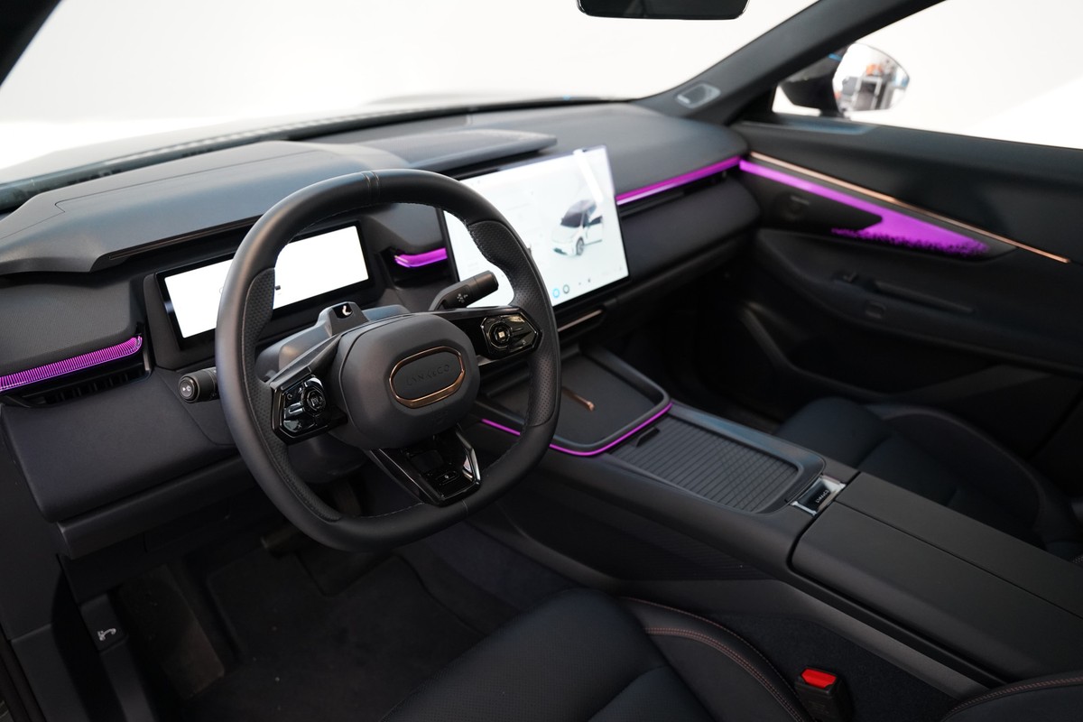 Lynk & Co 08