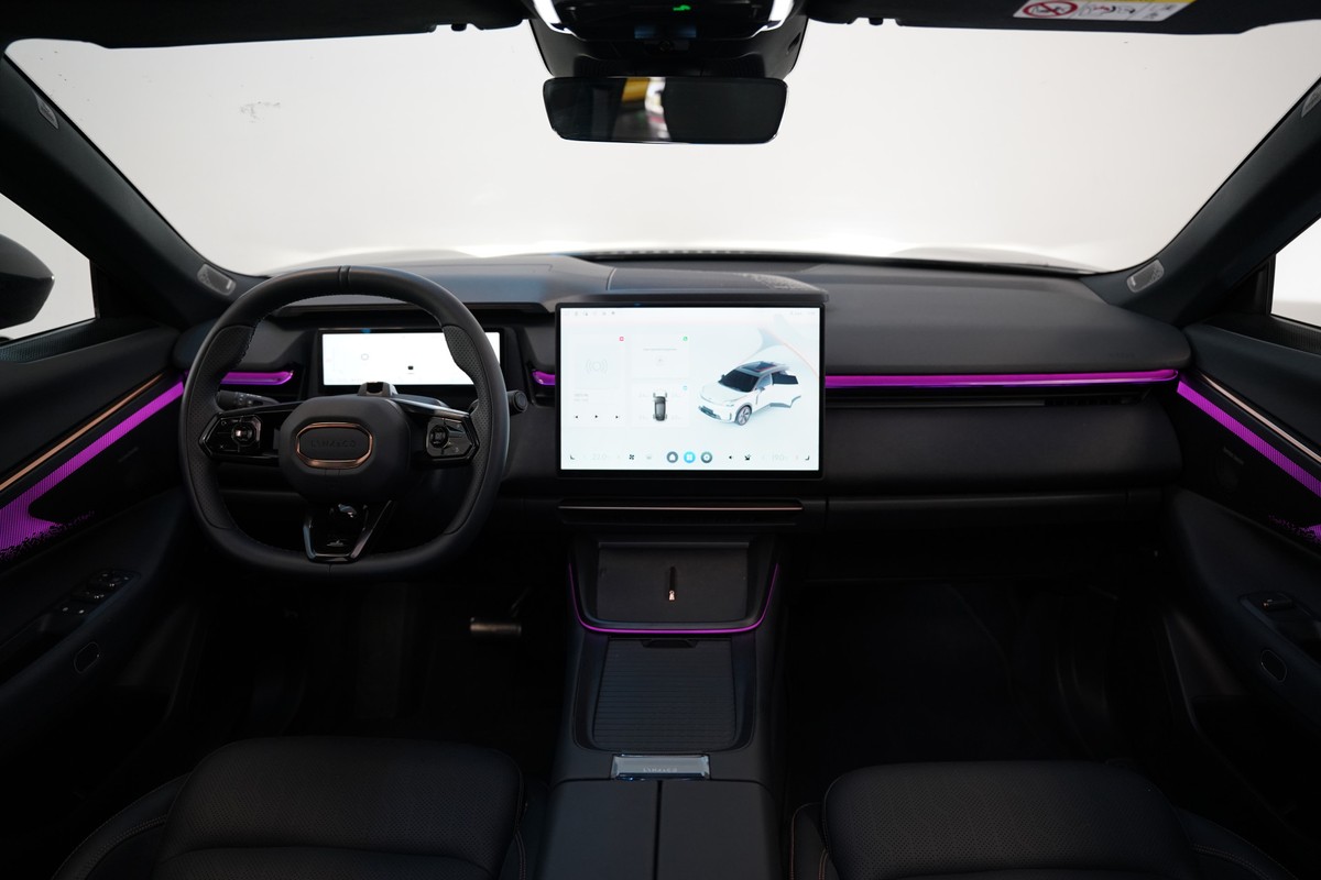 Lynk & Co 08