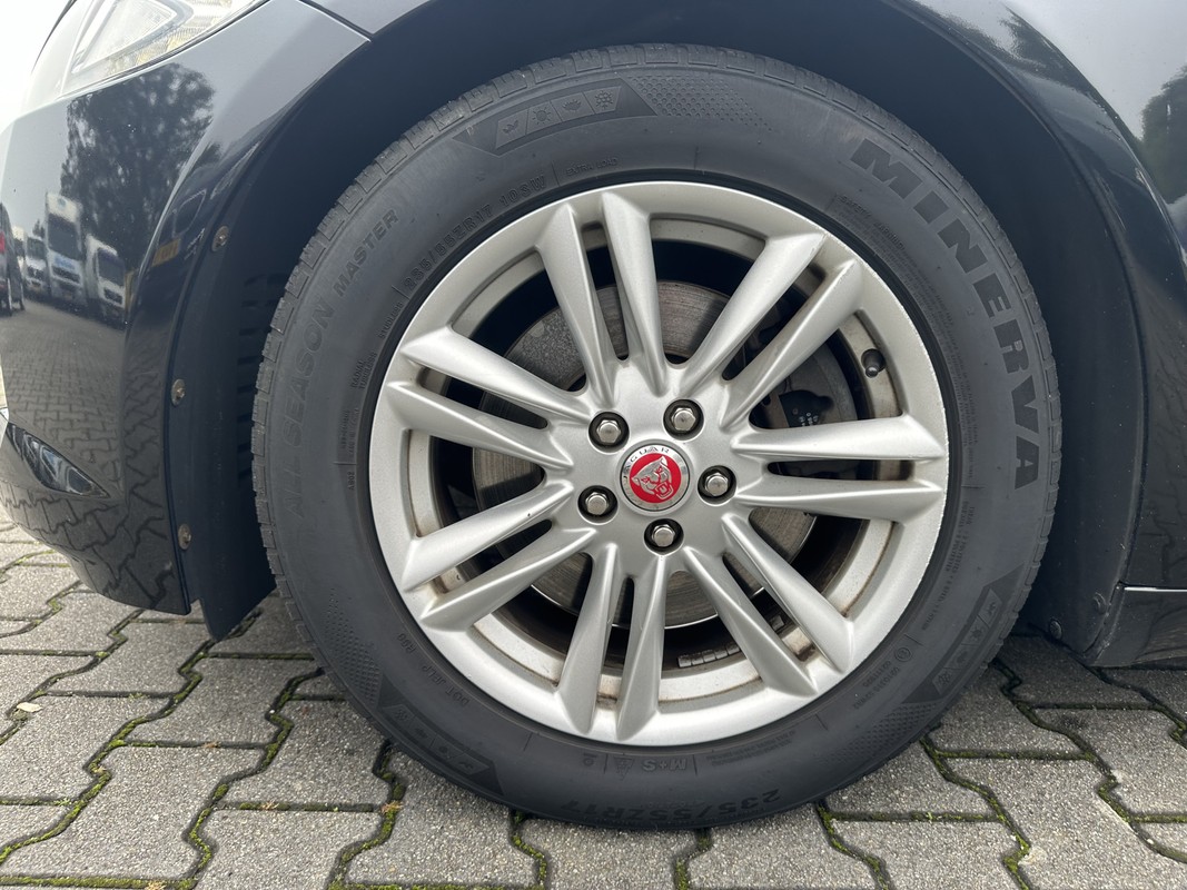 Jaguar XF