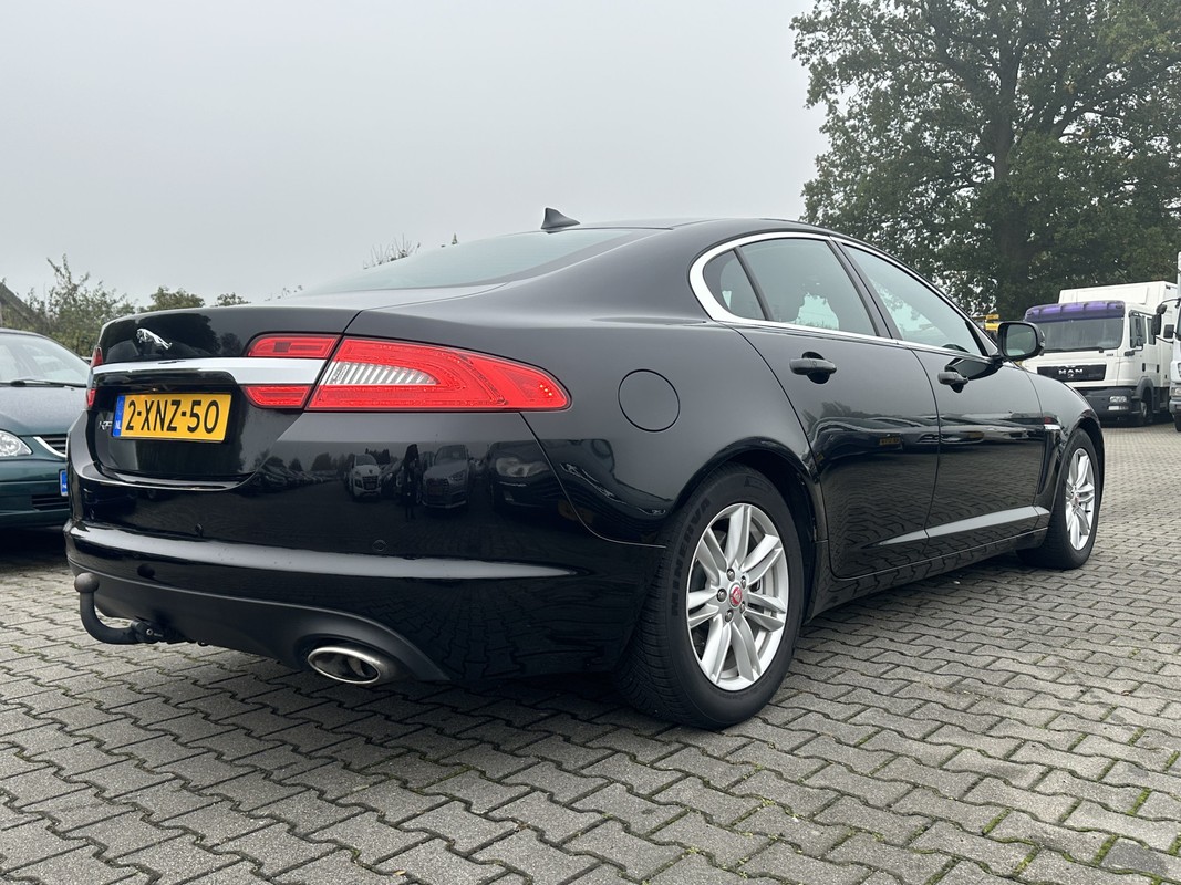 Jaguar XF