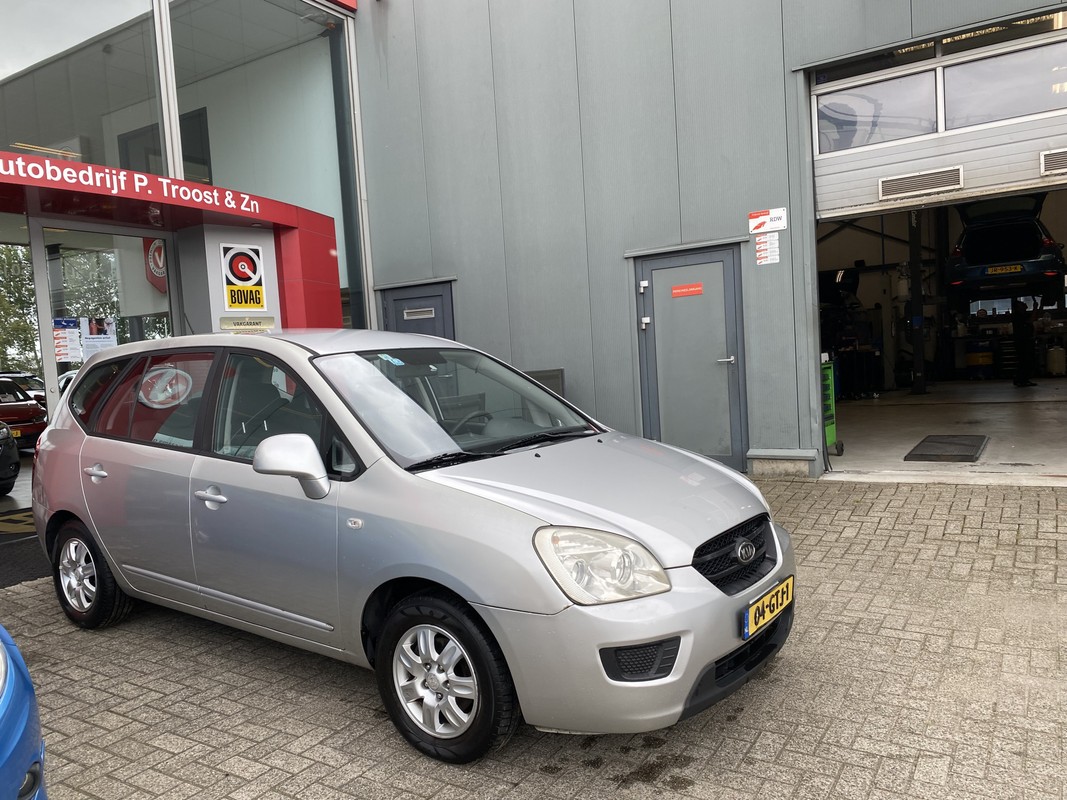 Kia Carens