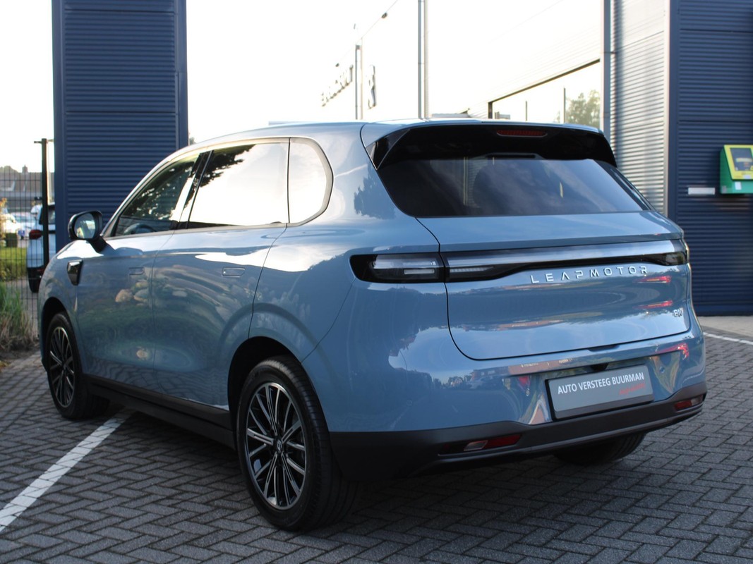 Leapmotor B10