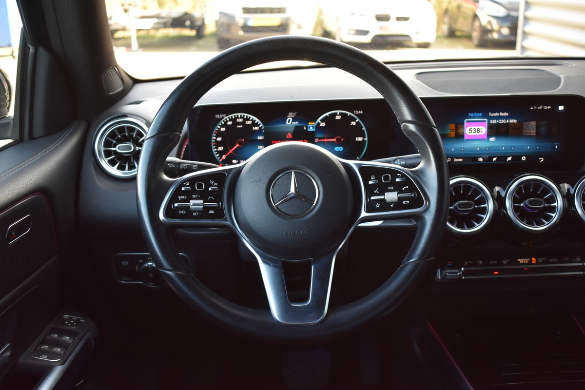 Mercedes-Benz EQB