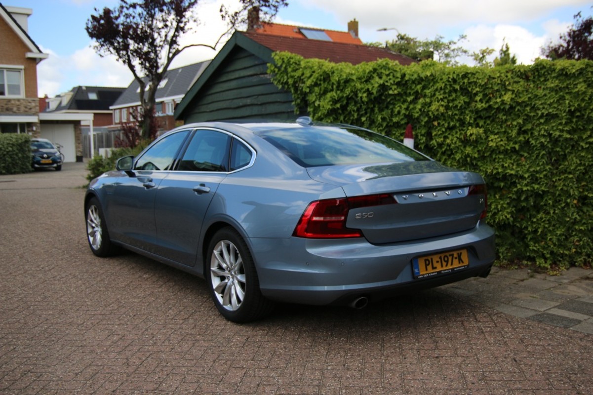 Volvo S90
