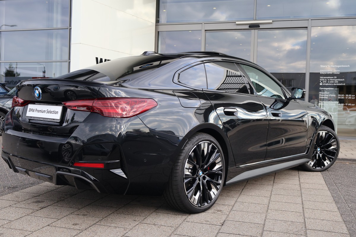 BMW i4