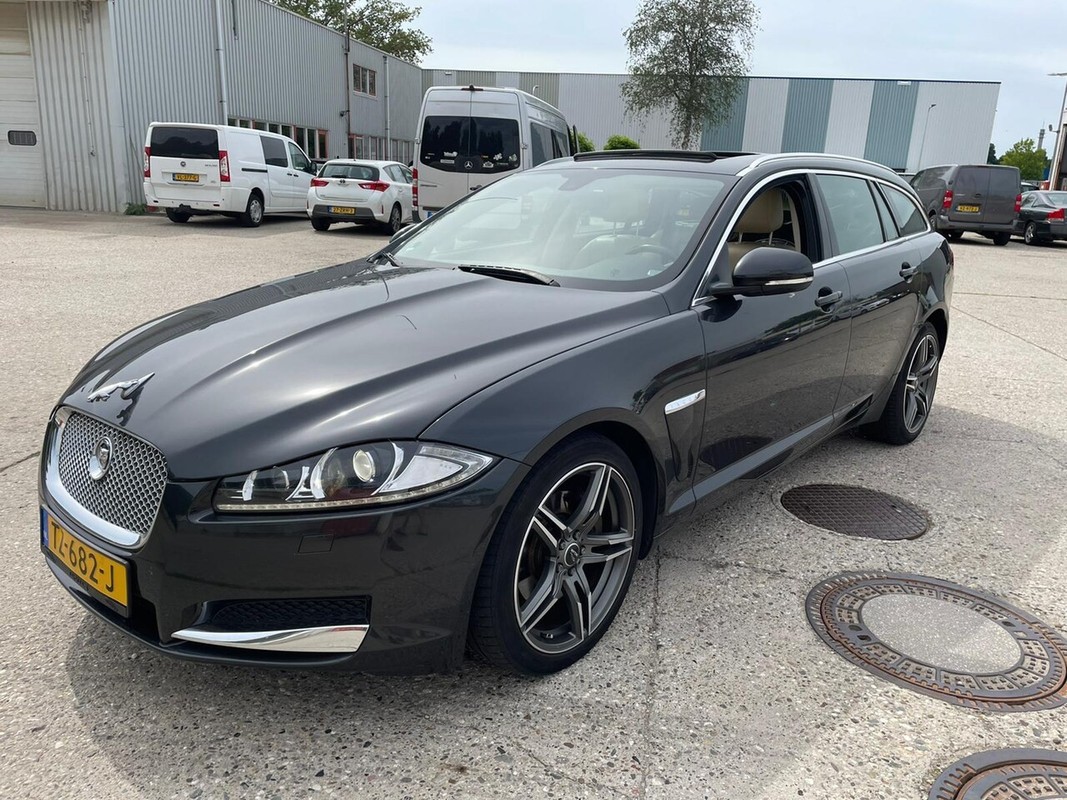 Jaguar XF