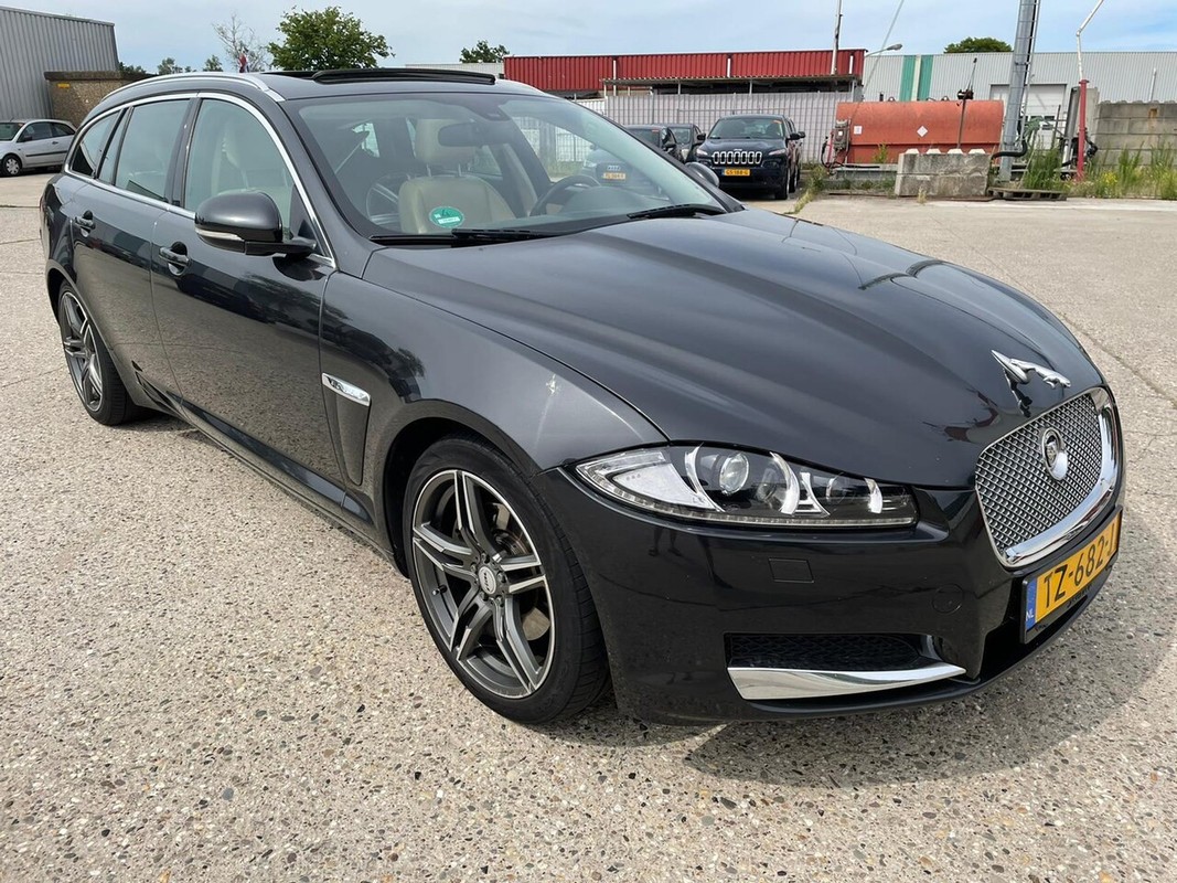 Jaguar XF
