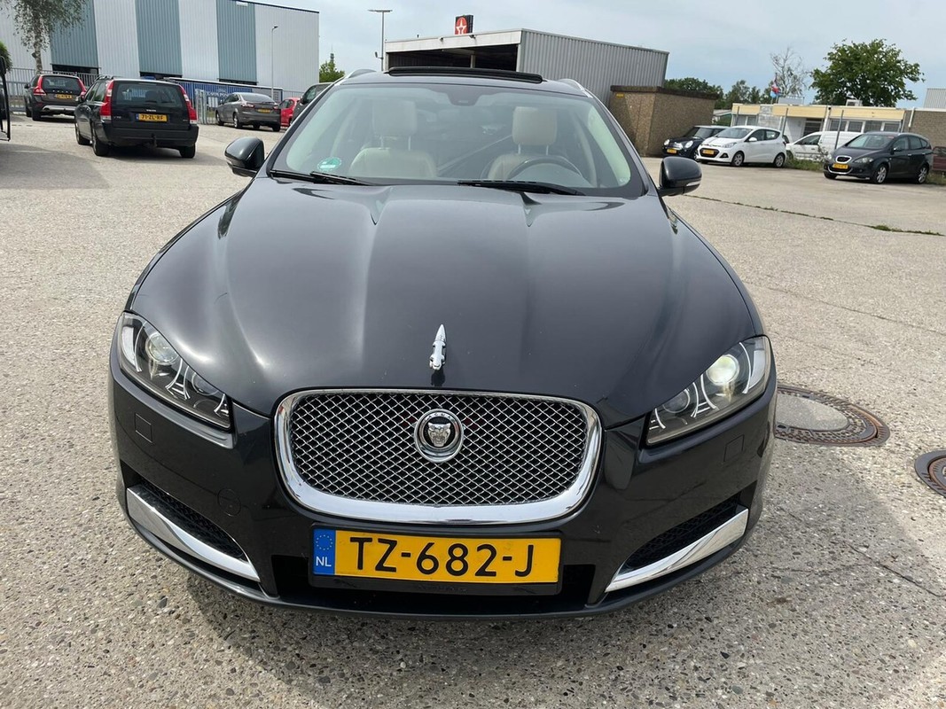 Jaguar XF