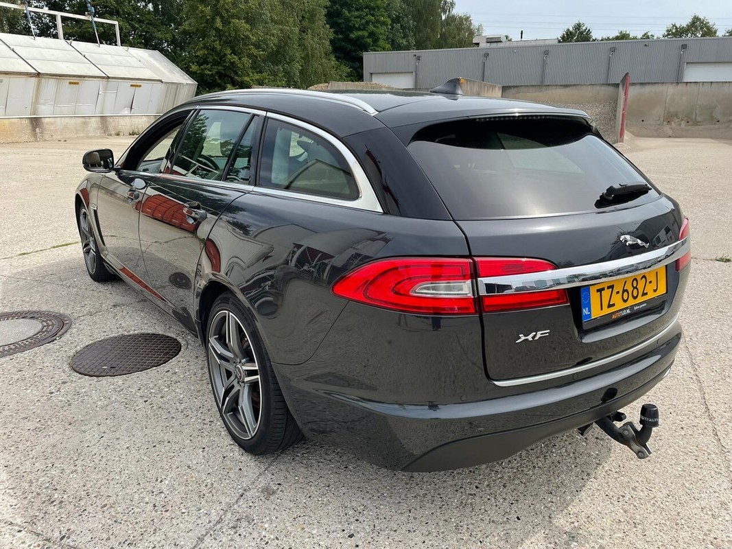 Jaguar XF
