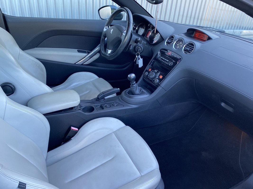 Peugeot RCZ